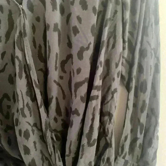 Rails Hillary ash cheetah wrap blouse XS - Picture 4 of 5
